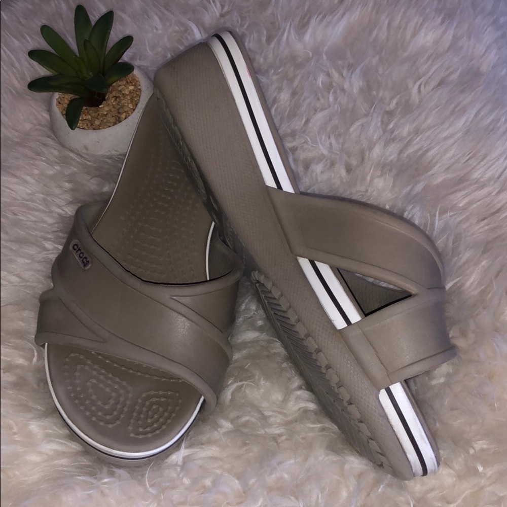 CROCS Crossband Criss Cross Strap SLIP ON Cushy SANDALS W5 Wedge 2” Heel NWOB